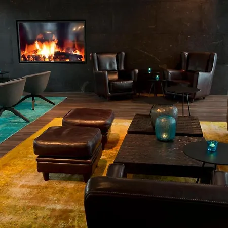 Motel One Muenchen-Campus 3*