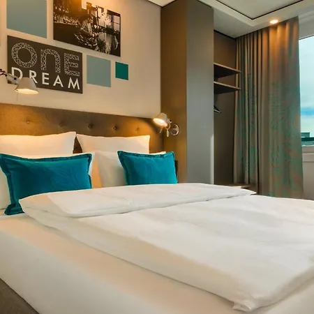 Hotell Motel One Muenchen-Campus 3*