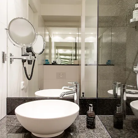 One Muenchen-campus Hotel 3*